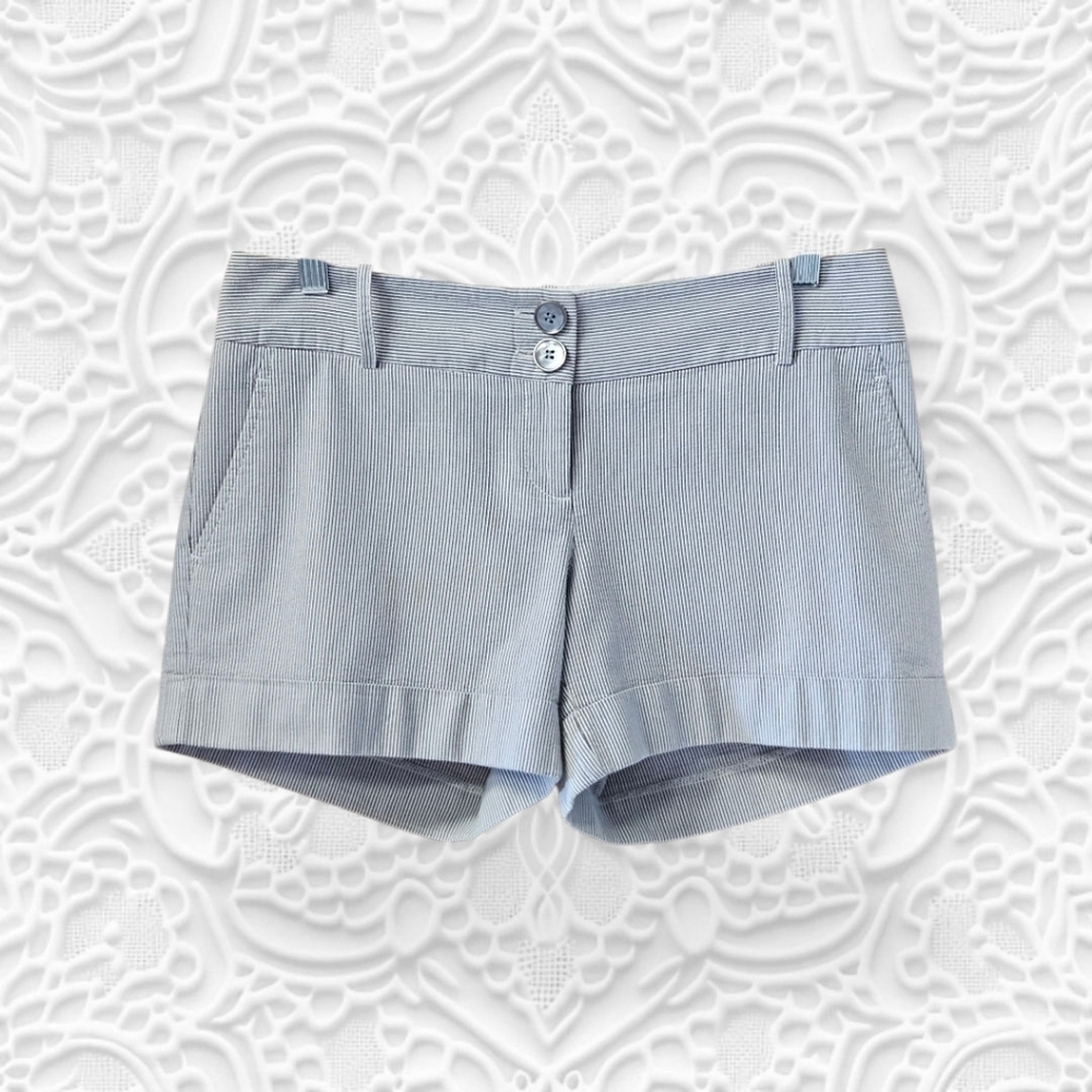 THE LIMITED Women's gray & white pinstripe casual Shorts Size4